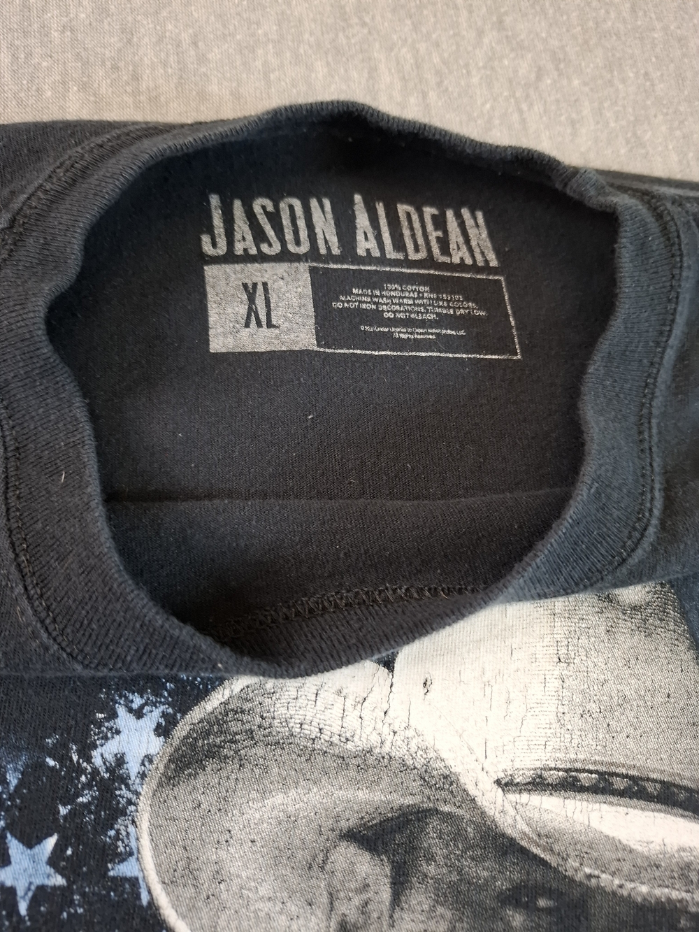 Jason Aldean Women Size XL Tour T‑Shirt - Back in the Saddle - Picture 3 of 8